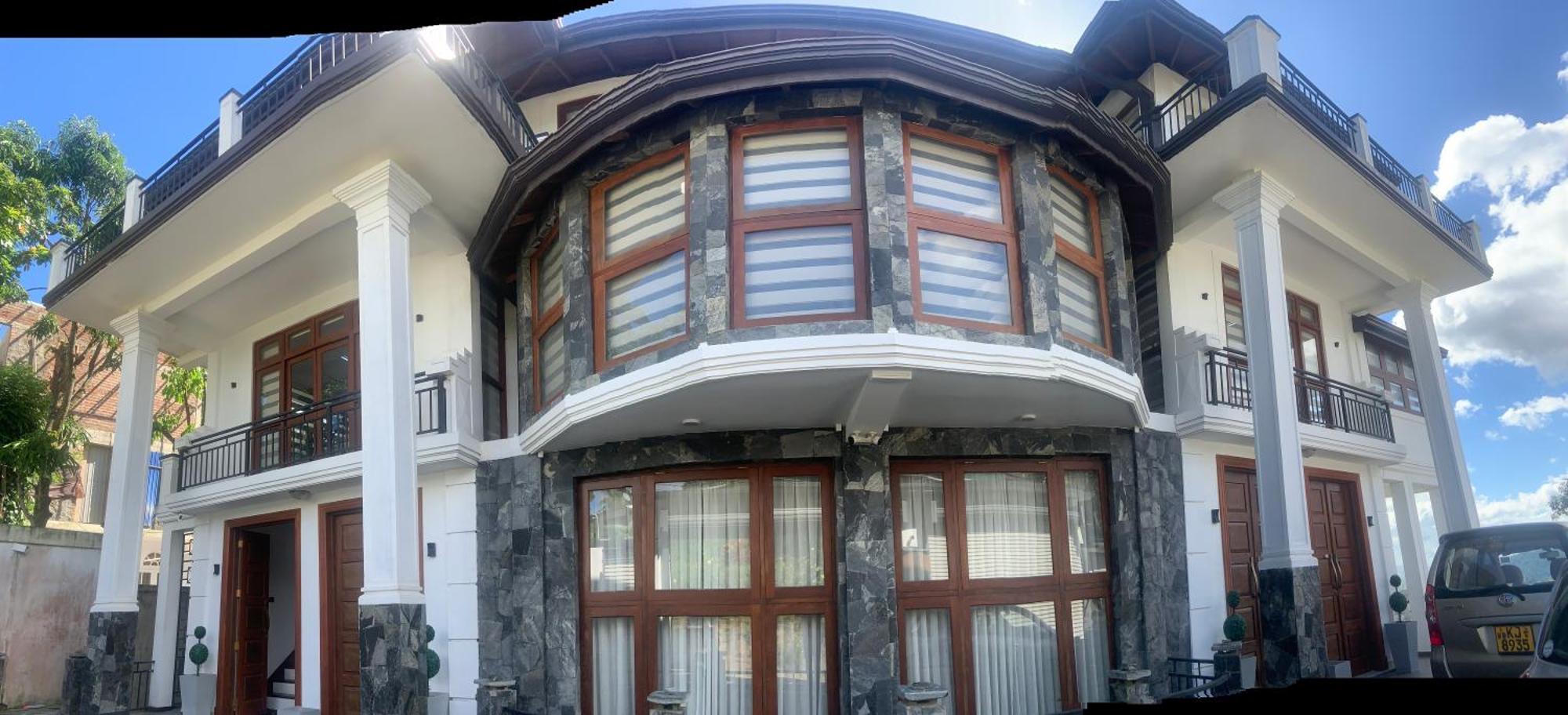 Golden King Residence - Free Pickup From Kandy Railway Station Exterior photo