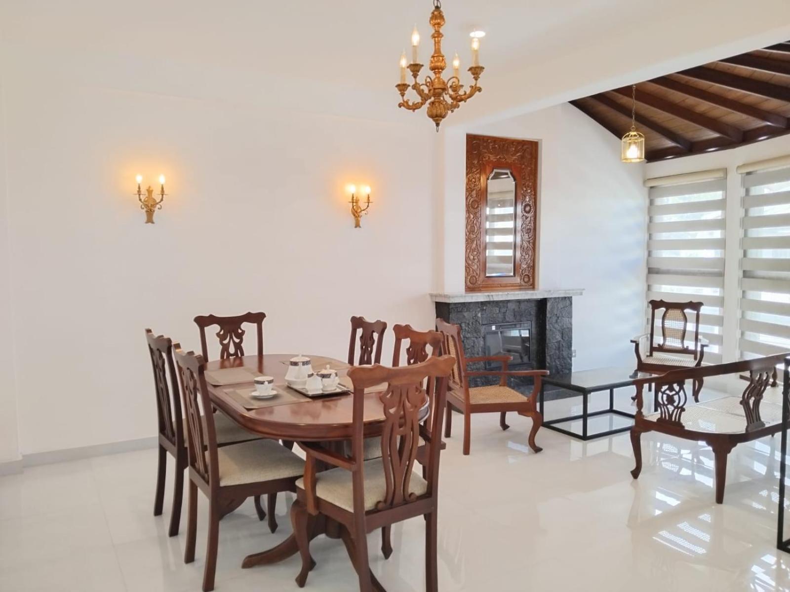 Golden King Residence - Free Pickup From Kandy Railway Station Exterior photo