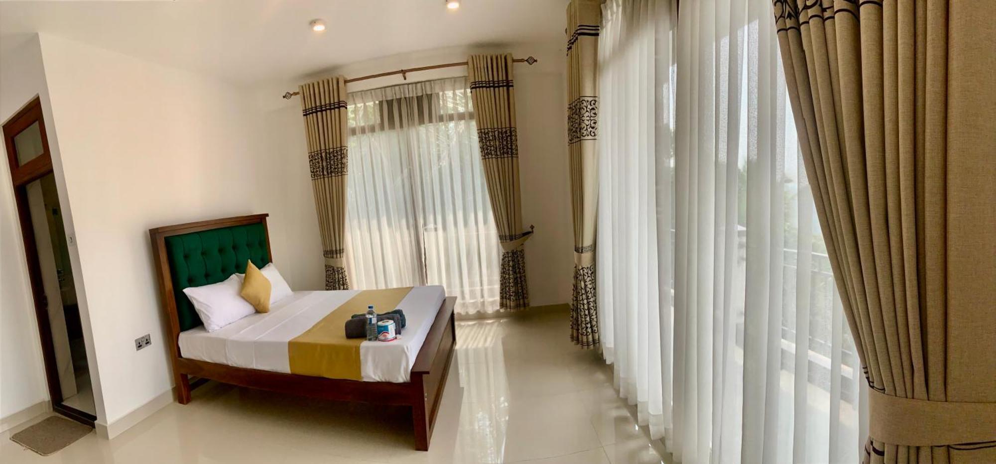Golden King Residence - Free Pickup From Kandy Railway Station Exterior photo