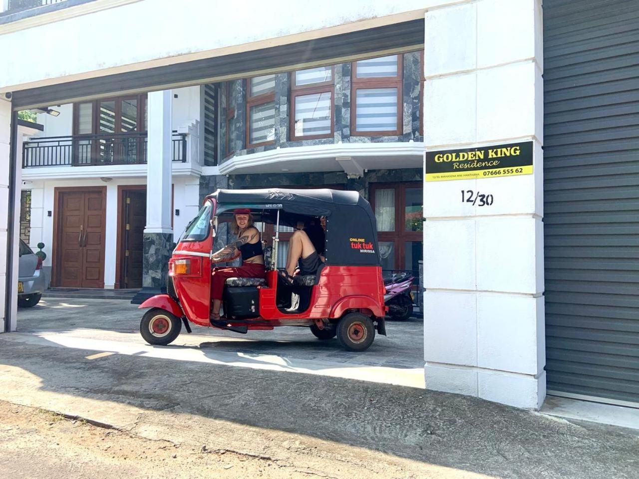 Golden King Residence - Free Pickup From Kandy Railway Station Exterior photo