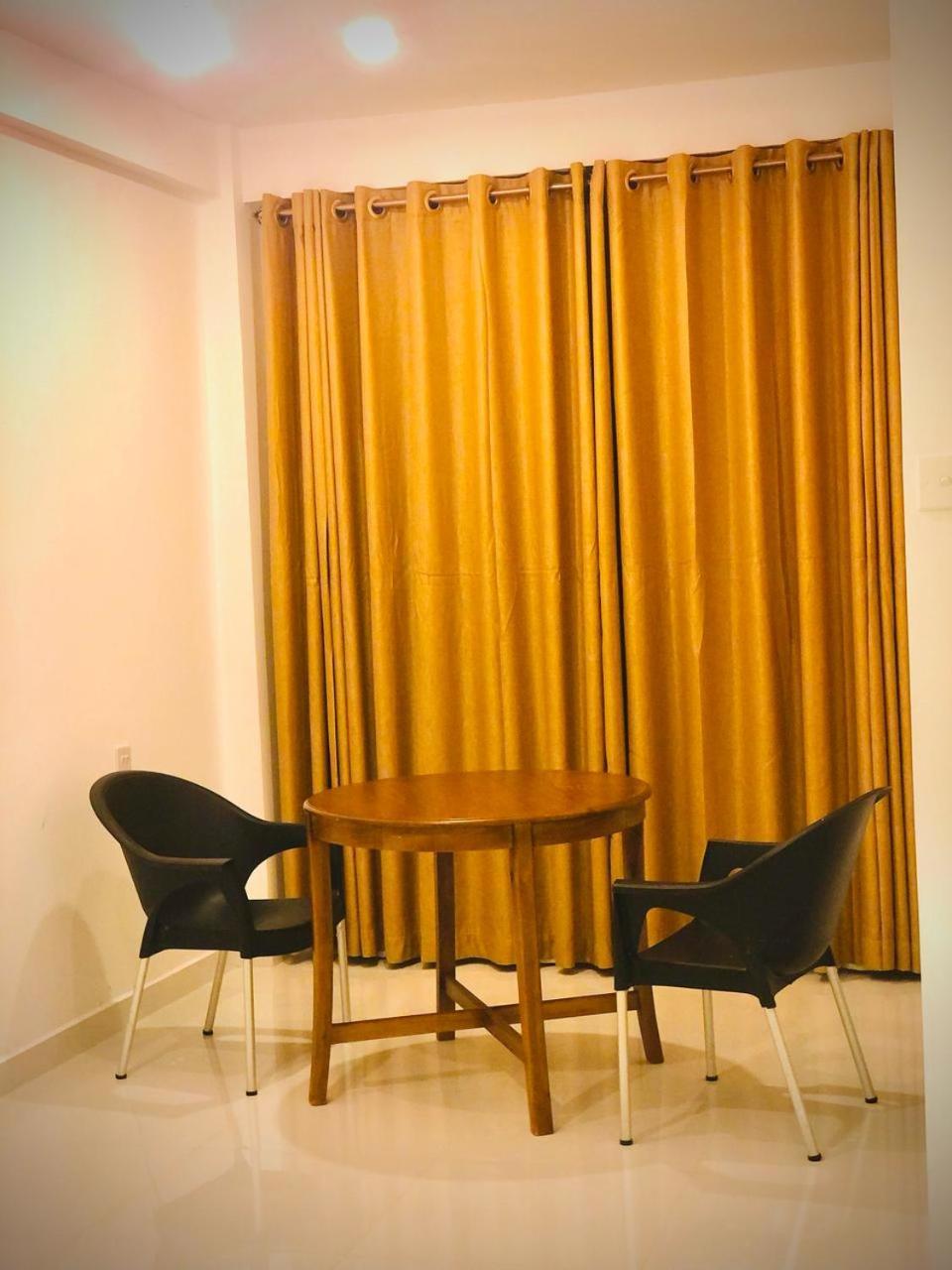 Golden King Residence - Free Pickup From Kandy Railway Station Exterior photo