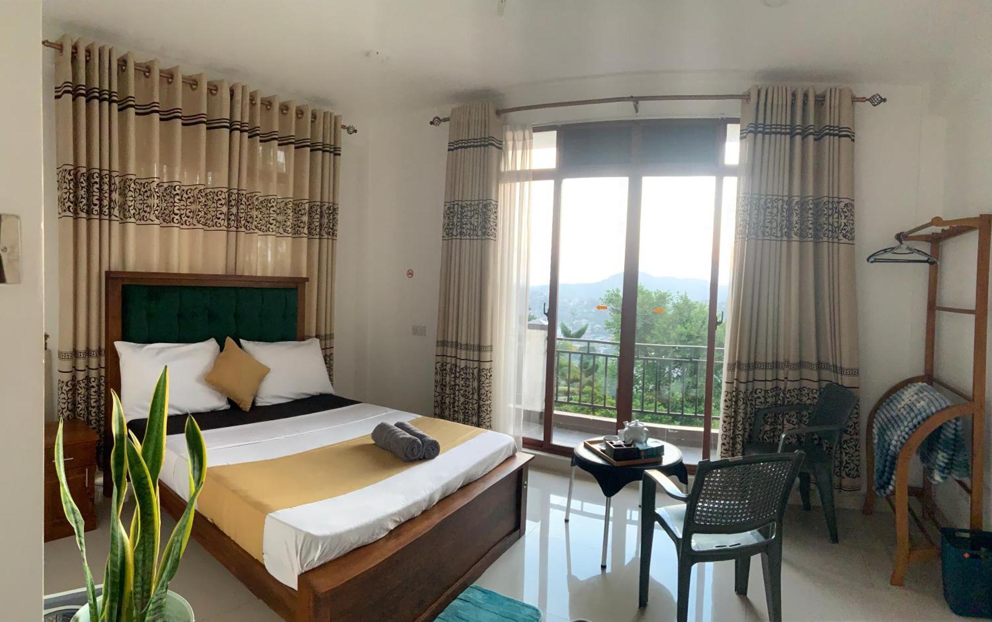 Golden King Residence - Free Pickup From Kandy Railway Station Exterior photo